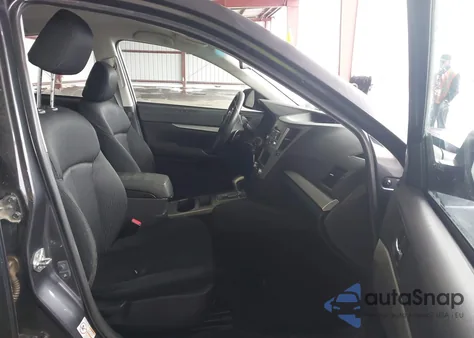 2011 Subaru Legacy 2.5I z USA, uszkodzony, nr VIN 4S3BMBA62B3245704